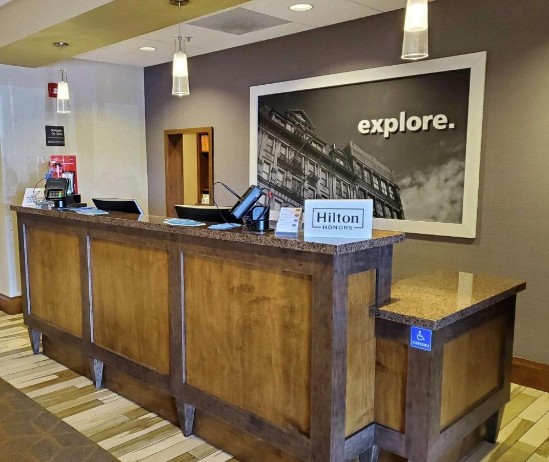 Hampton Inn & Suites Salinas Exteriér fotografie