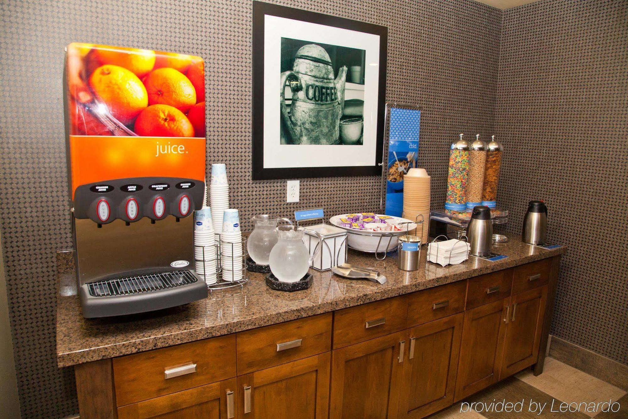 Hampton Inn & Suites Salinas Exteriér fotografie